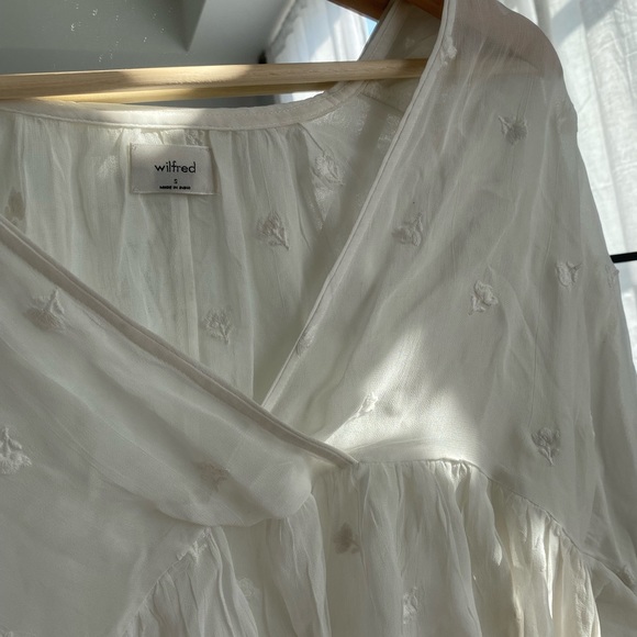 Aritzia blouse - Picture 3 of 3